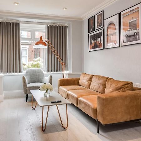 Stylish Home With Smart Technology Белфаст Экстерьер фото
