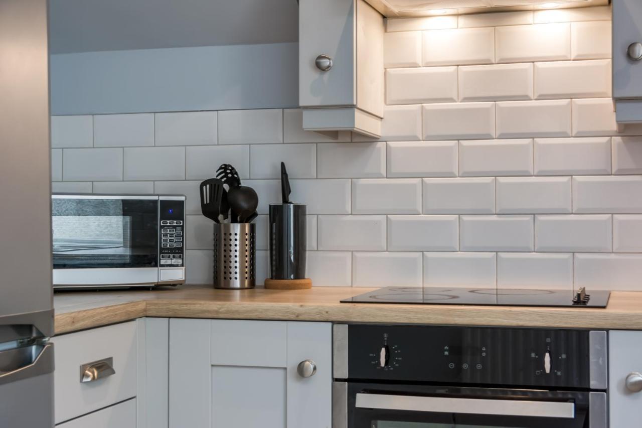 Stylish Home With Smart Technology Белфаст Экстерьер фото